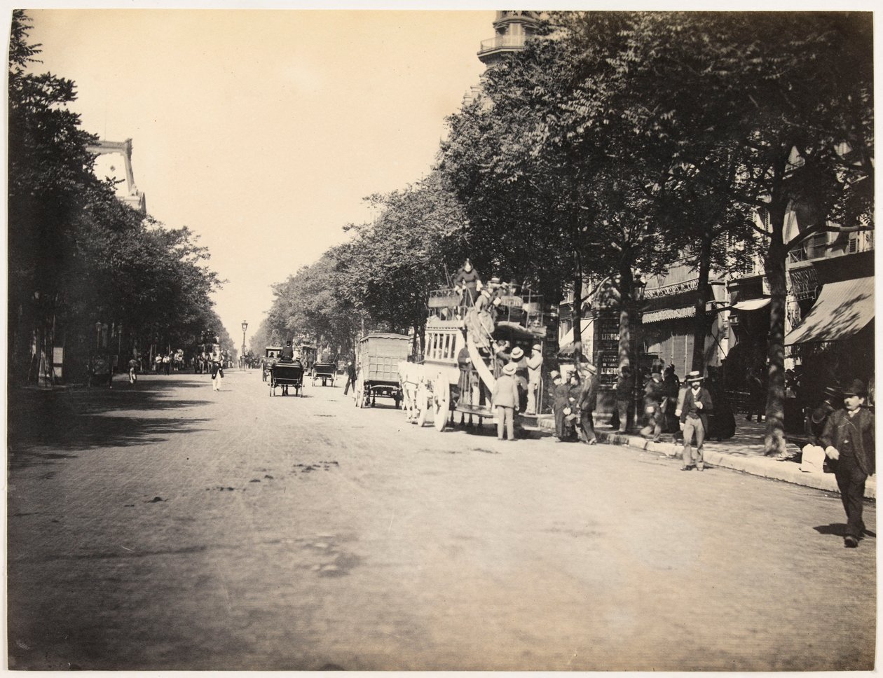 Omnibus na bulváru v Paříži, kolem roku 1890 (černobílá fotografie) od Hippolyte Blancard