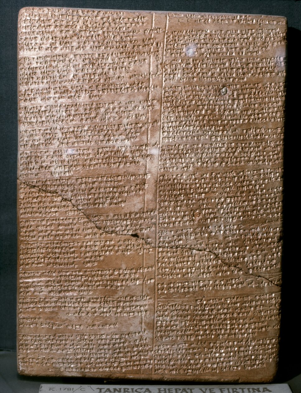 STAROVĚKÉ ORIENTÁLNÍ UMĚNÍ (Chetité): Klínopisná tabulka v chetitštině. Ba... od Hittite