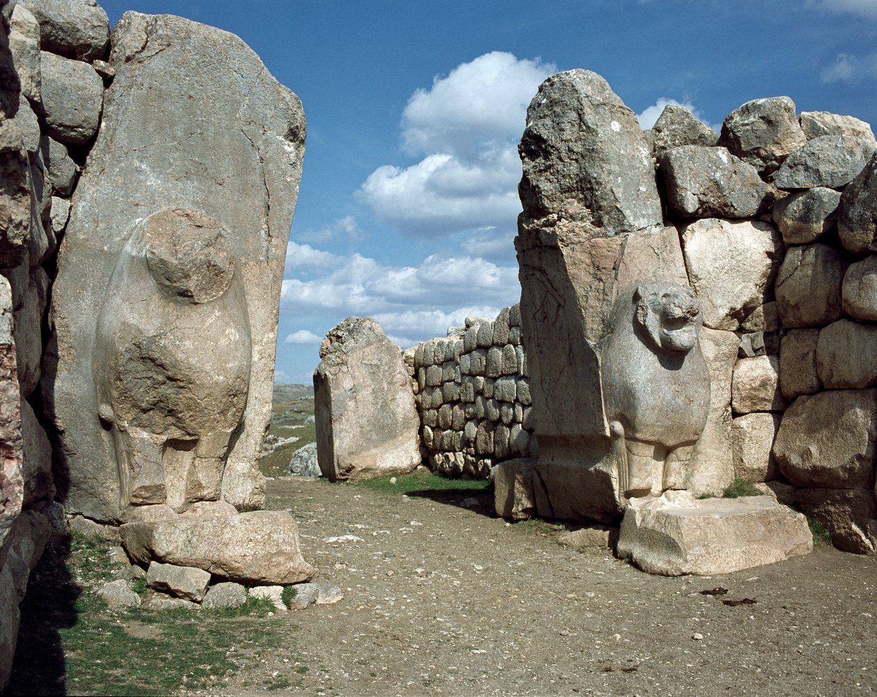 Lví brána zasazená do zdí Hattusy od Hittite