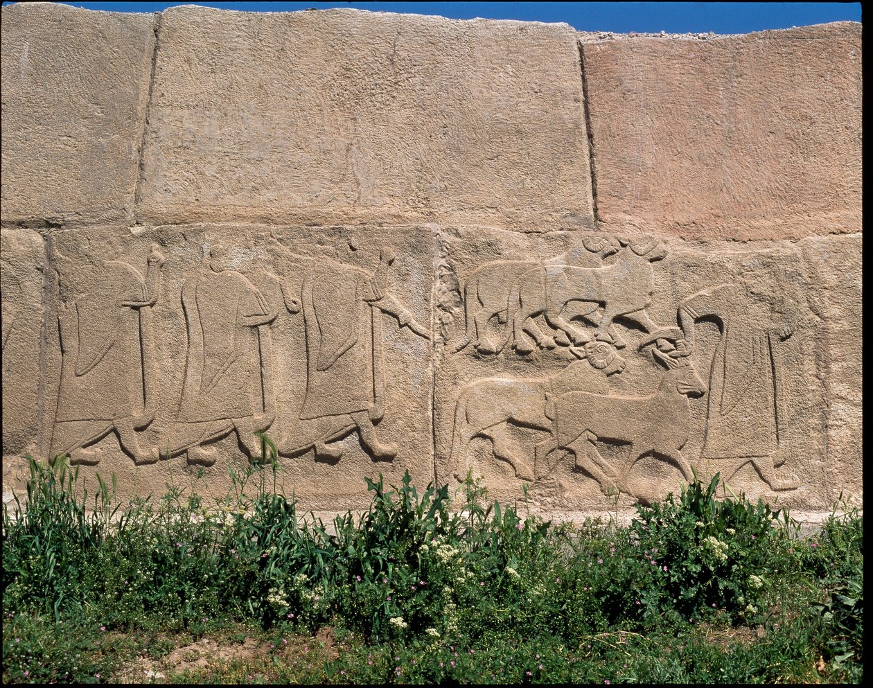 Pohled na základnu reliéfů Brány Sfingy od Hittite Hittite