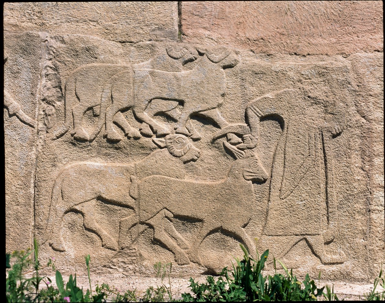 Pohled na základnu reliéfů Brány Sfingy od Hittite Hittite