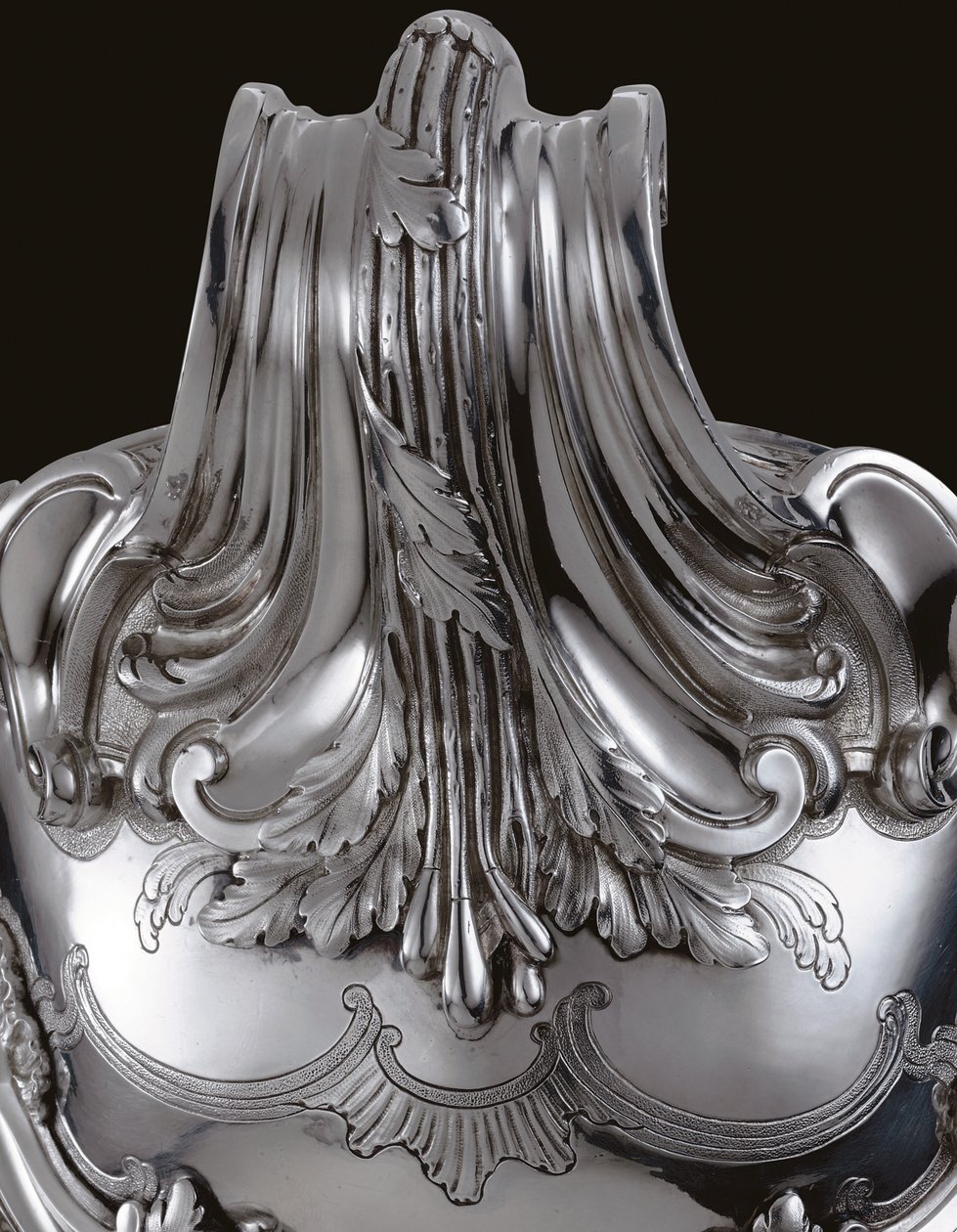 Detail mísy Ludvíka XV., krytu a vložky od Honore de Balzac
