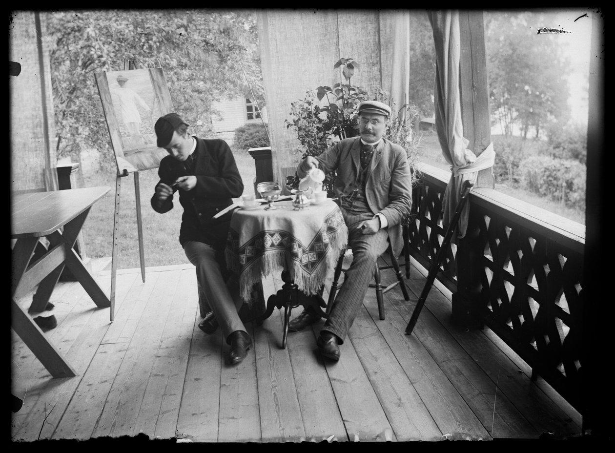 Hugo a Julius Simbergovi na verandě Niemenlautlawy od Hugo Simberg