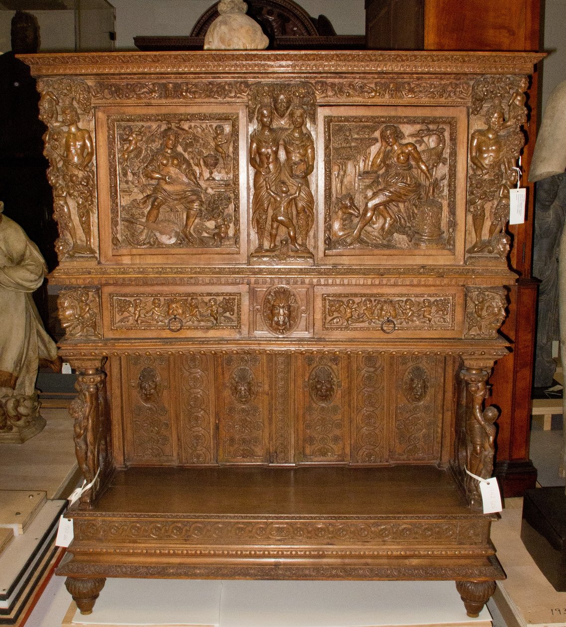 Dressoir, polovina 1500s. od Hugues Sambin