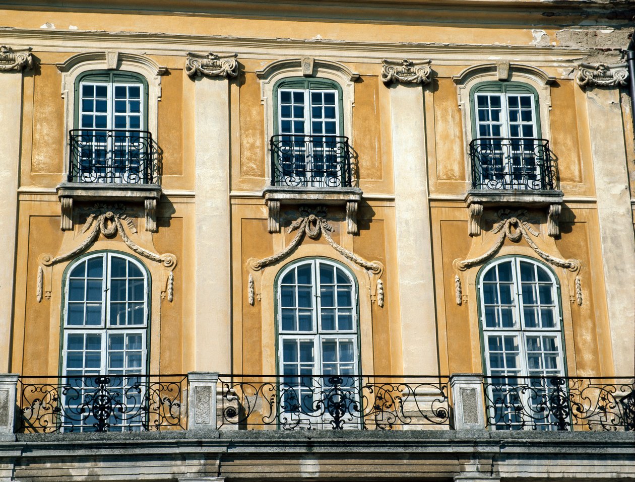 Fasáda Esterhazyho paláce od Hungarian School