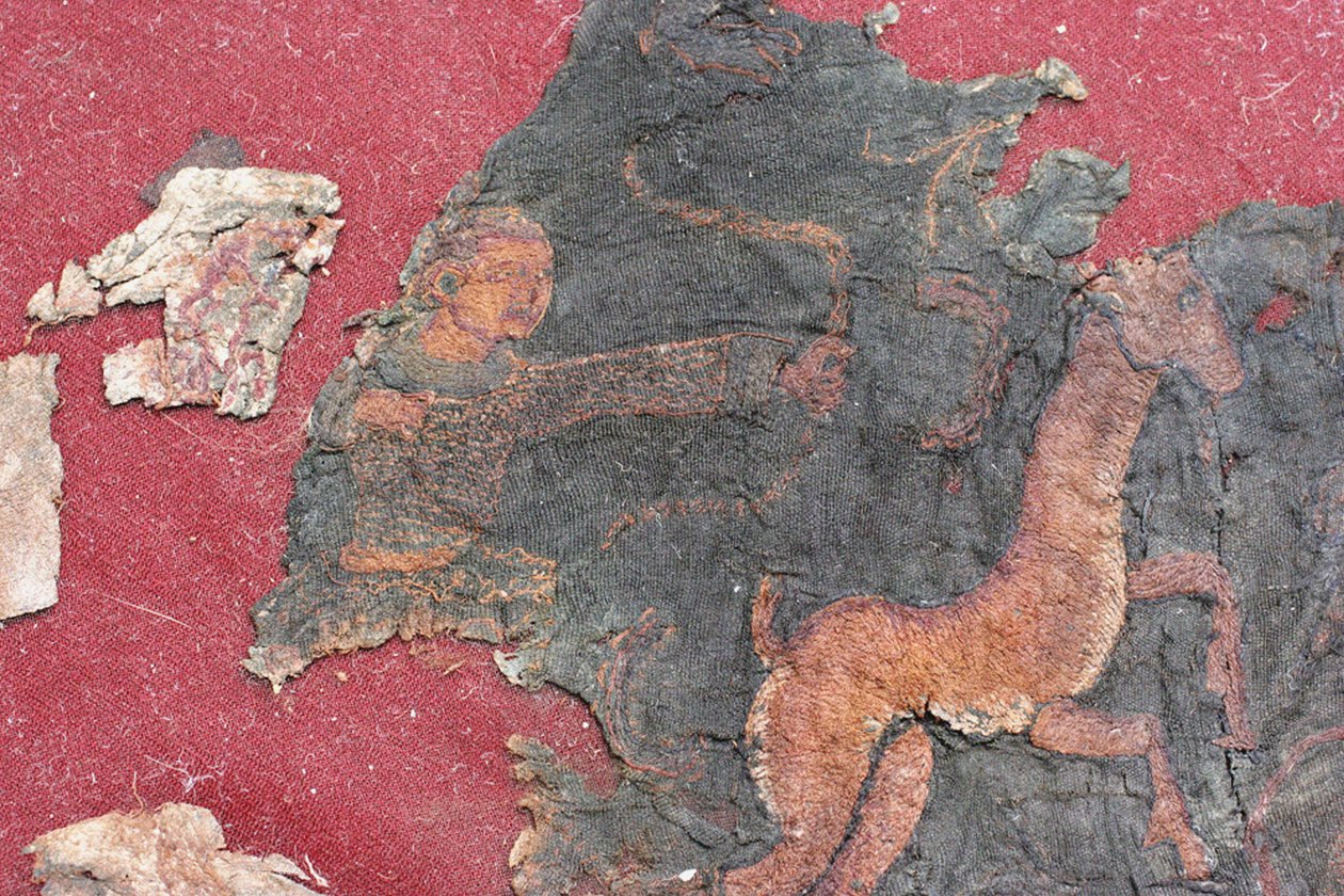 Detail koberce, 1.H. 1. století. INZERÁT od Hunnic Art