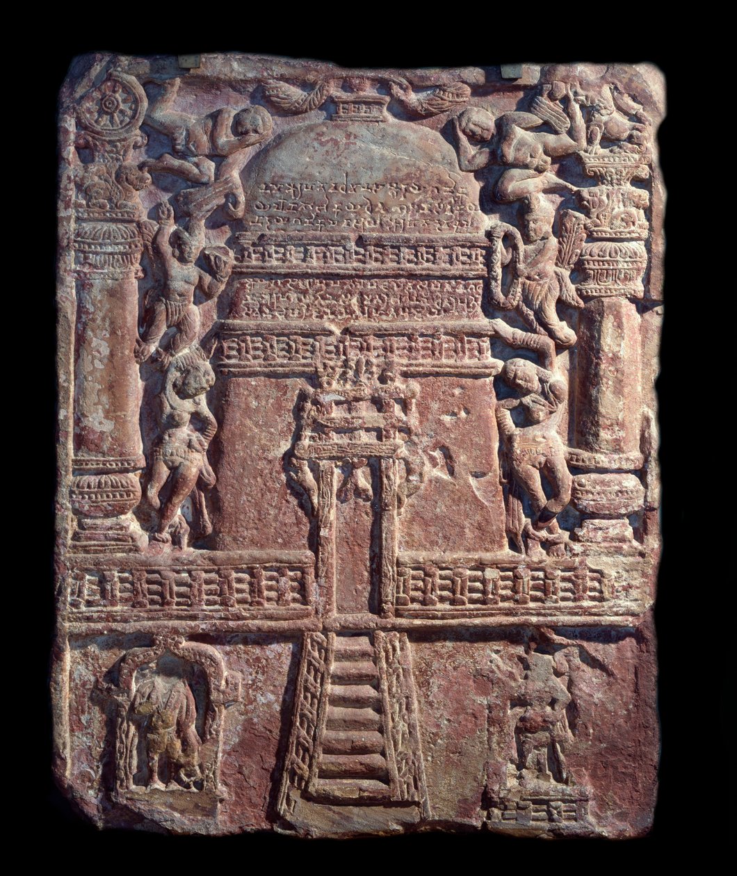 Jainská tabulka pocty sestavená Vasu, dcerou kurtizány Lavana Sobhika (reliéf červeného pískovce, Kushan Empire) od Indian School