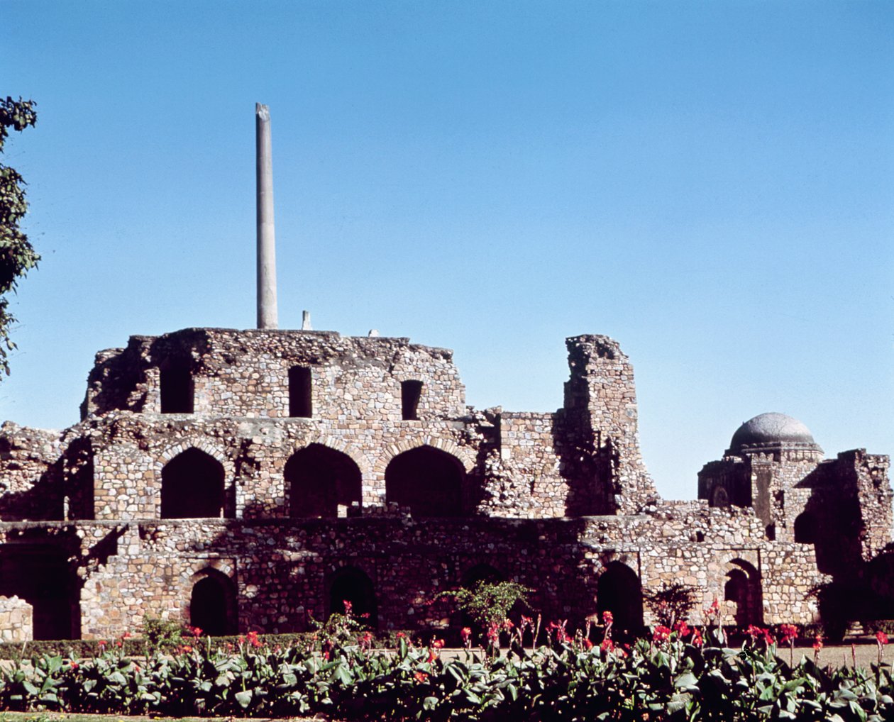 Ruiny citadely Kotla Firuz Shah, založené Firuz Shah Tughluq (1351-88) od Indian School