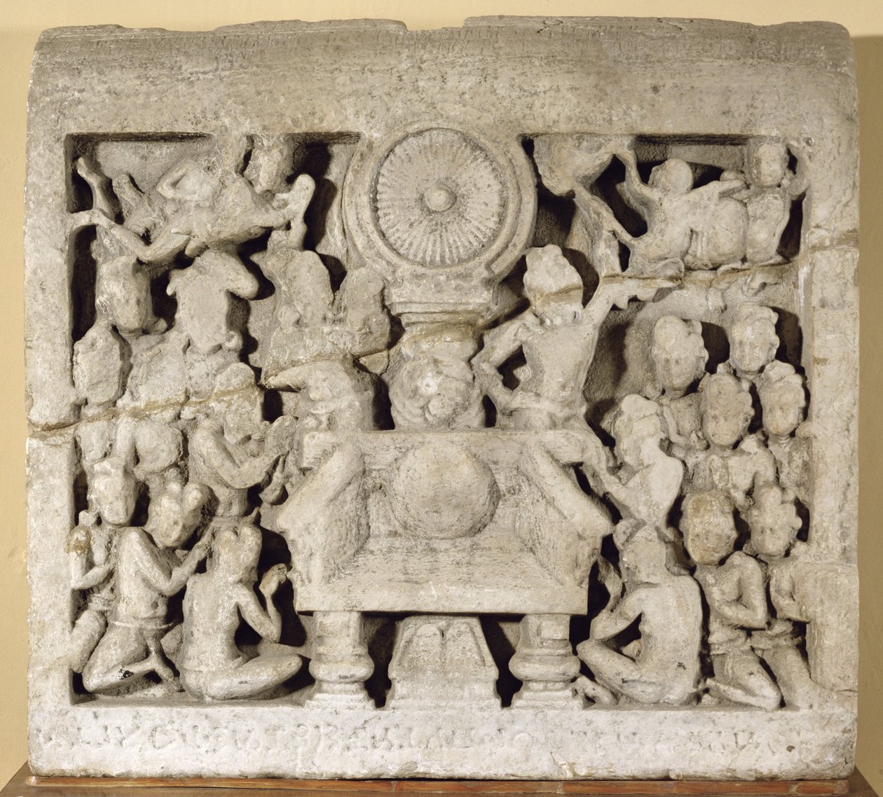 Uctívání buddhistických symbolů, Amaravati (vápenec) od Indian School