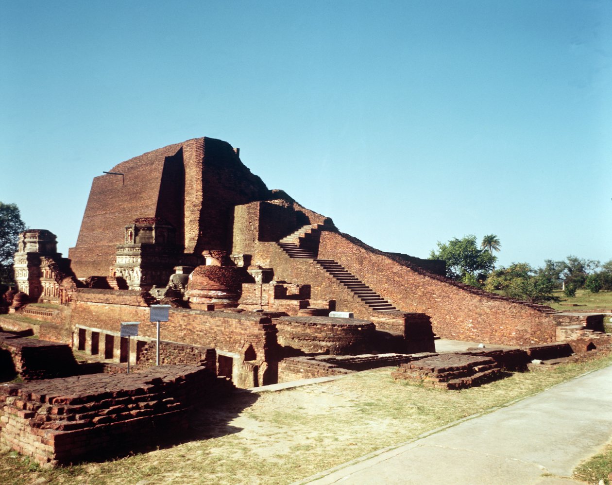 Pohled na hlavní chrám Site III, 320-350 od Indian School