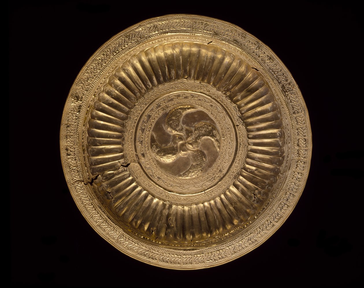 Dish Pectoral, Molucké národy 19. století (možná dříve) (zlato) od Indonesian School