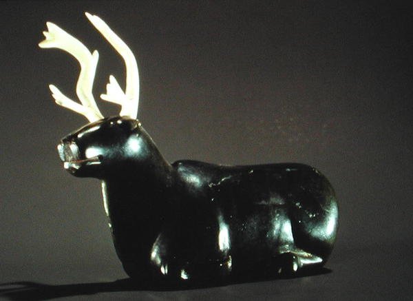 Moose, z Cape Dorset (mýdlový kámen) od Inuit School