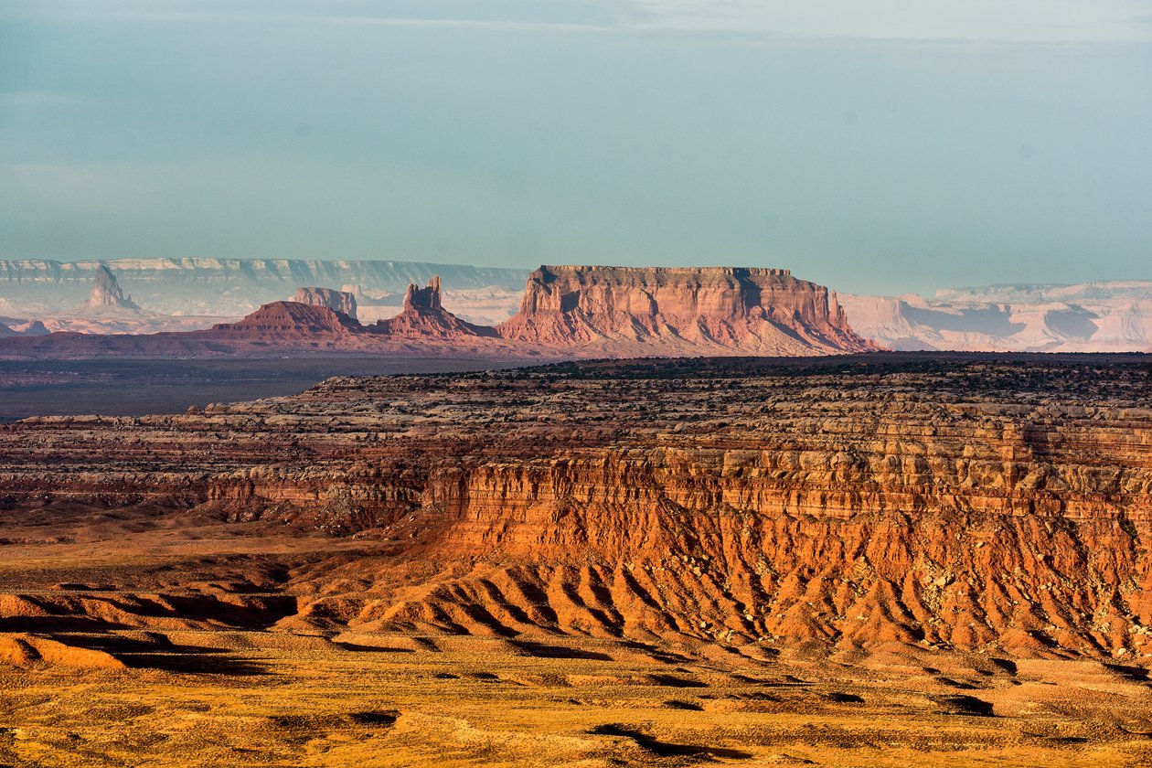 Ze státního parku Gooseneck, Utah, pohled na Monument Valley., 2012 (foto) od Ira Block