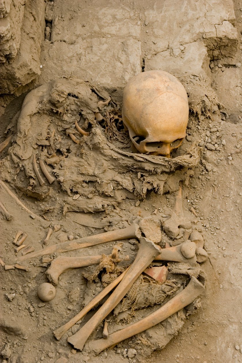 Obětní žena v pohřbu se svazkem mumií v Huaca El Brujo., 2005 (foto) od Ira Block