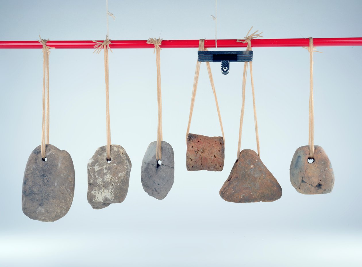 Závaží používaná k udržení napjatých vertikálních osnovních nití na stojatých stavech, doba železná od Iron Age