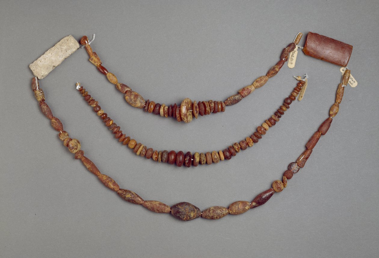 Náhrdelník z doby halštatské (jantar) od Iron Age