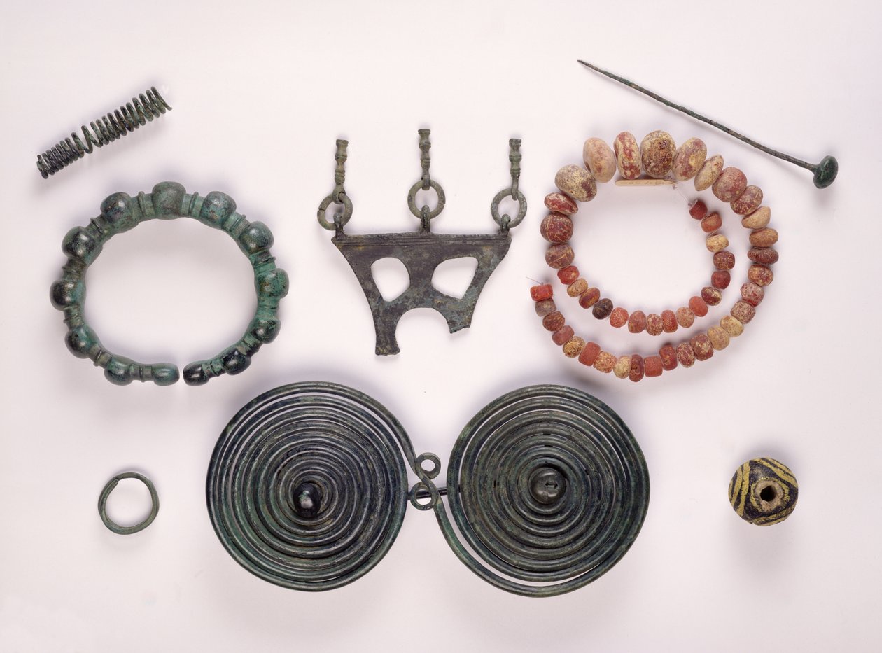 Šperky nalezené v ženském hrobě v Hallstattu, Keltové od Iron Age