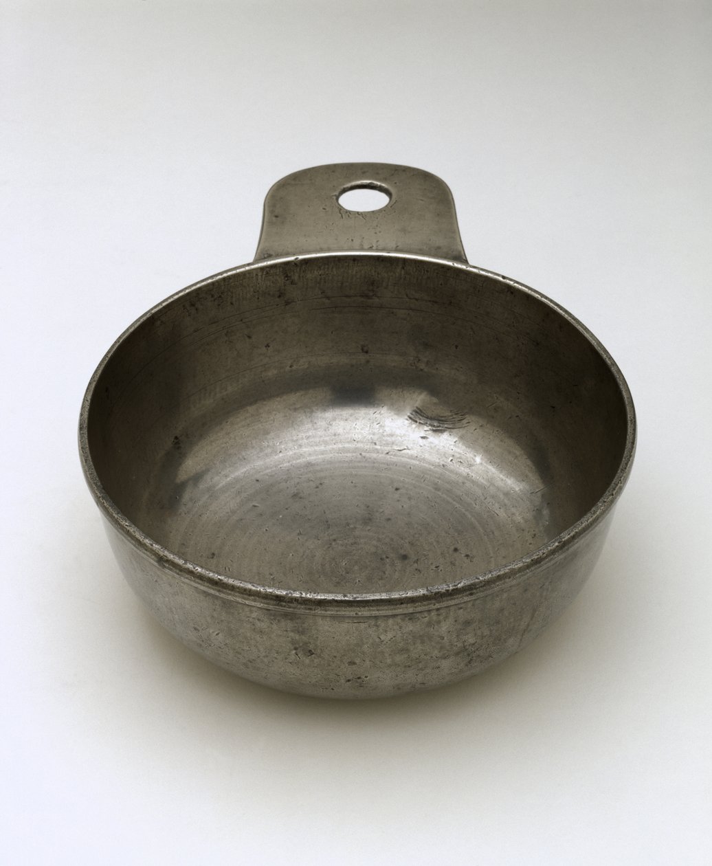 Porringer, c. 1770-1807 (cín) od Isaac (attr.to) Jackson