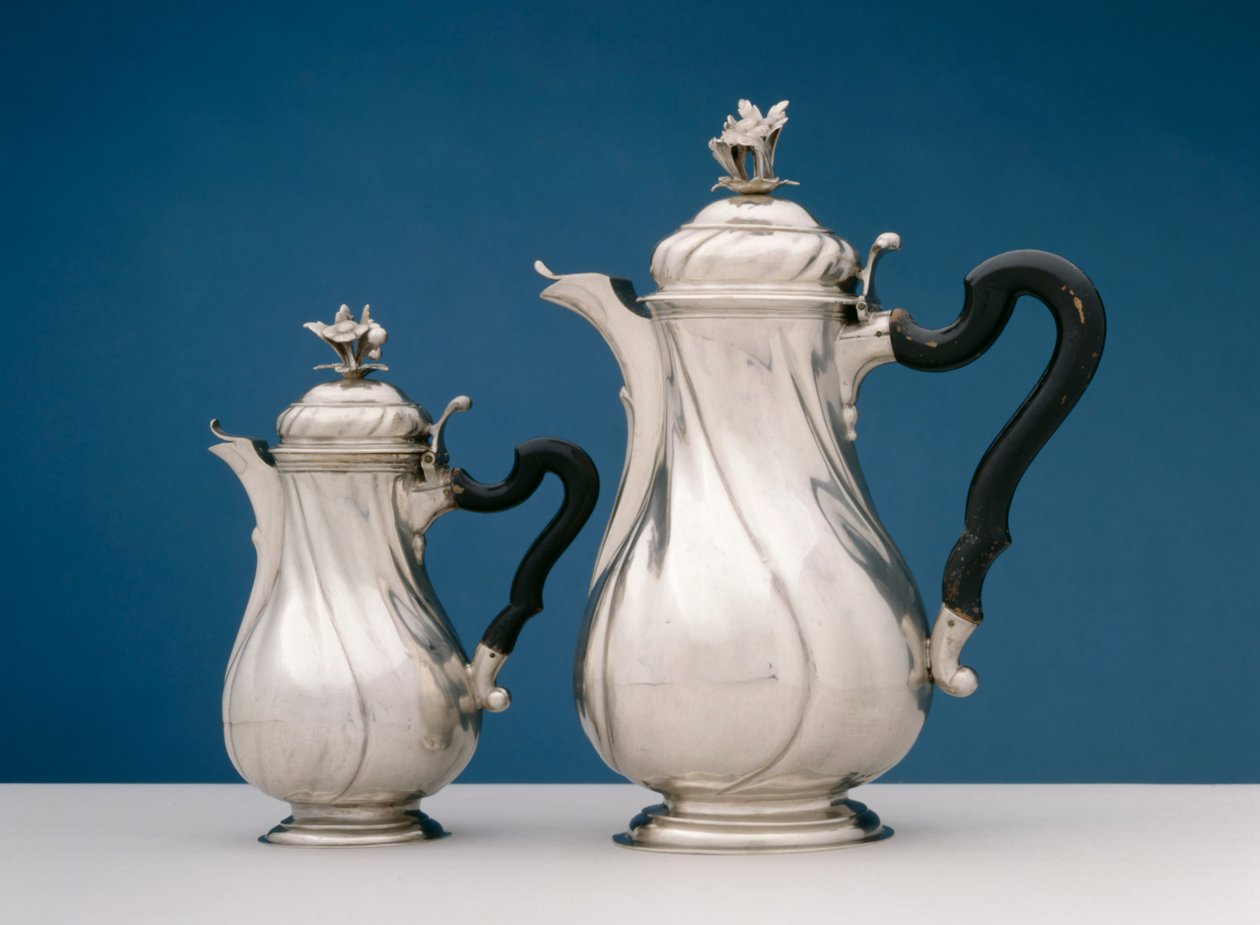 Pair of Teapots, cca 1780 (stříbro a eben) od Isaak Beaucair