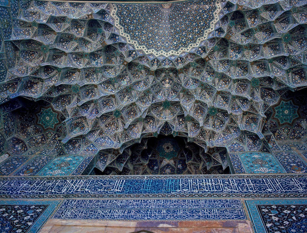 Detail klenby mešity Shah (také známé jako mešita imáma) Isfahan od Islamic School
