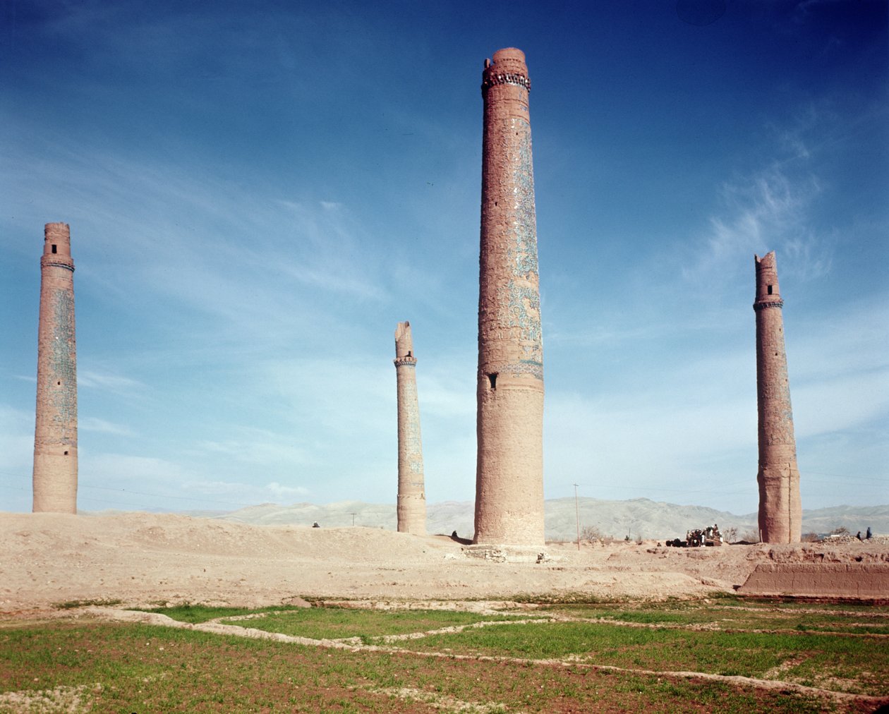 Minarety Hussein Baiqara Madrasa od Islamic School