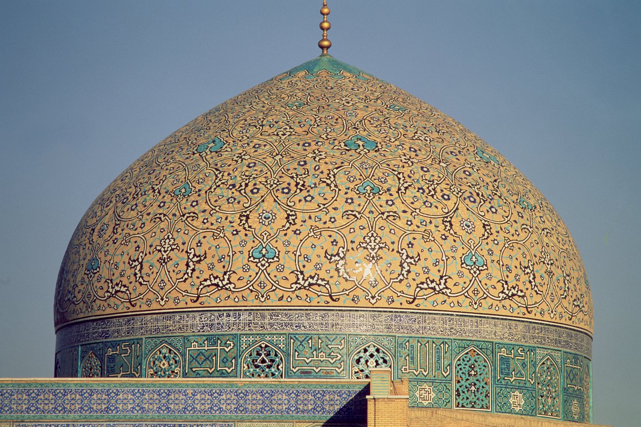 Kupole Masjid-i-Sheikh Lutfallah, postavená v letech 1602-19 Shah Abbas I (mozaika z fajáns) od Islamic School