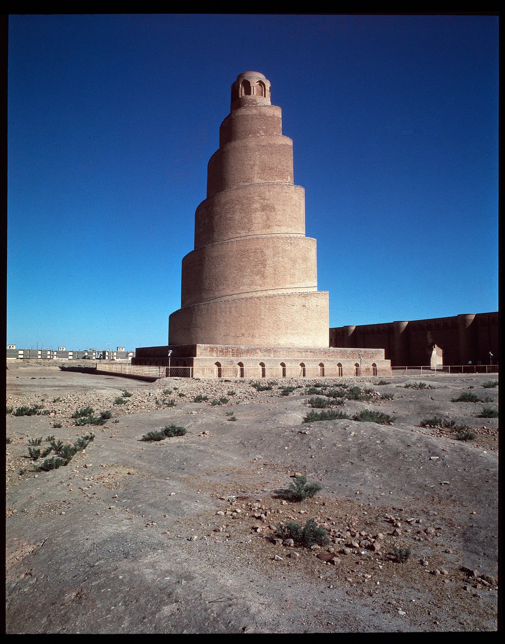 Pohled na Velkou mešitu a její minaret, věž Malwiya, 847-852 od Islamic School
