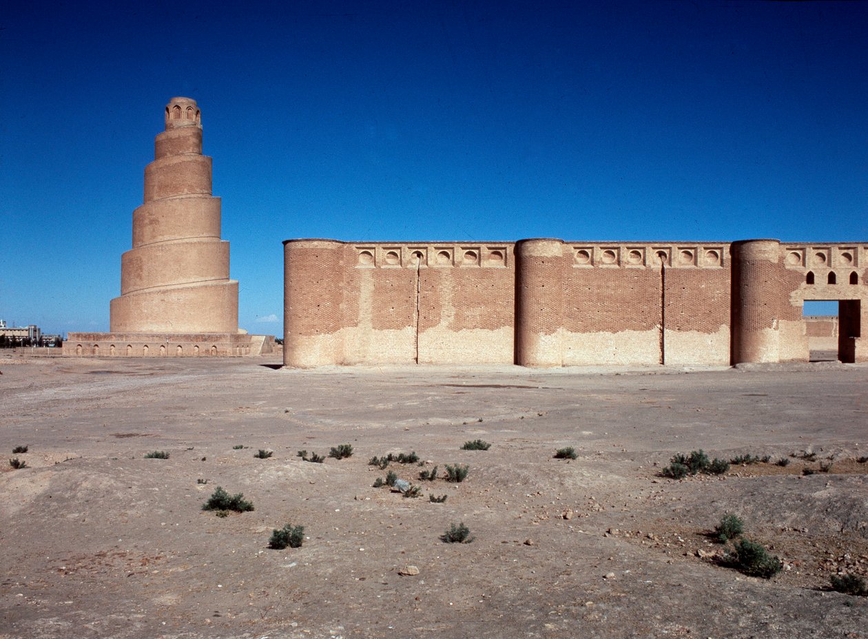 Pohled na Velkou mešitu a její minaret, věž Malwiya, 847-852 od Islamic School