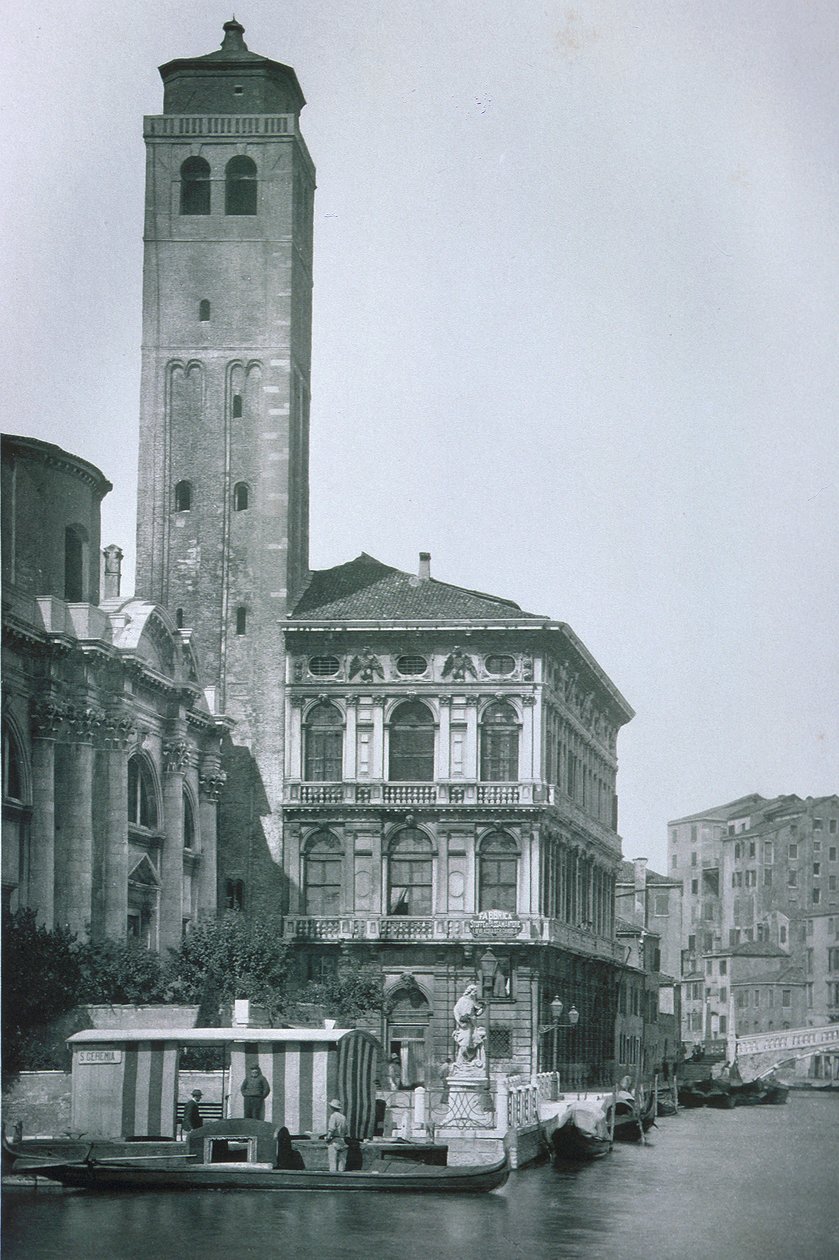 Pohled na Palazzo Labia a kostel San Geremia od Italian Photographer