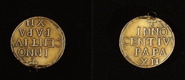 Pečeť z papežské buly papeže Inocence XII. (1615-1700) (olovo) od Italian School