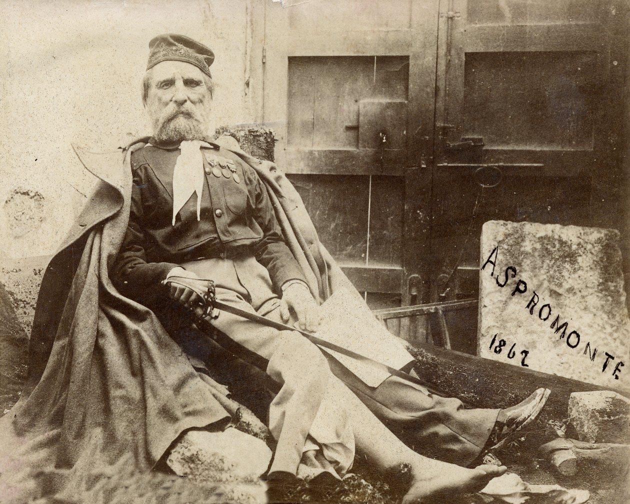 Giuseppe Garibaldi v Aspromonte, se zraněnou nohou v roce 1862 od Italian Photographer