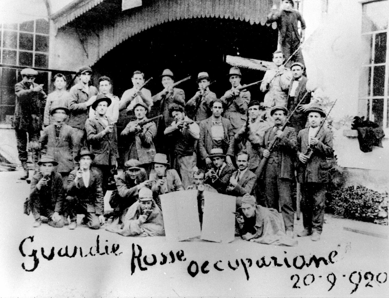 Obsazení továrny italskými komunisty v roce 1920. od Italian Photographer