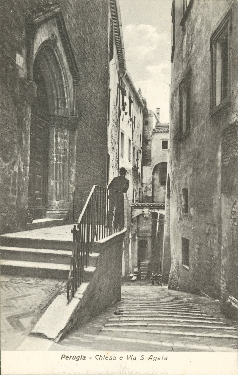 Perugia: kostel a Via S. Agata (čb fotografie) od Italian Photographer