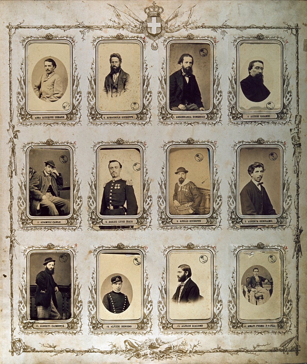 Risorgimento: portréty Tisíce (nebo Rudých košil), kteří se účastnili výpravy Giuseppe Garibaldiho. 1860-1861 Studio Pavia a Genes. Museo del Risorgimento Řím od Italian Photographer