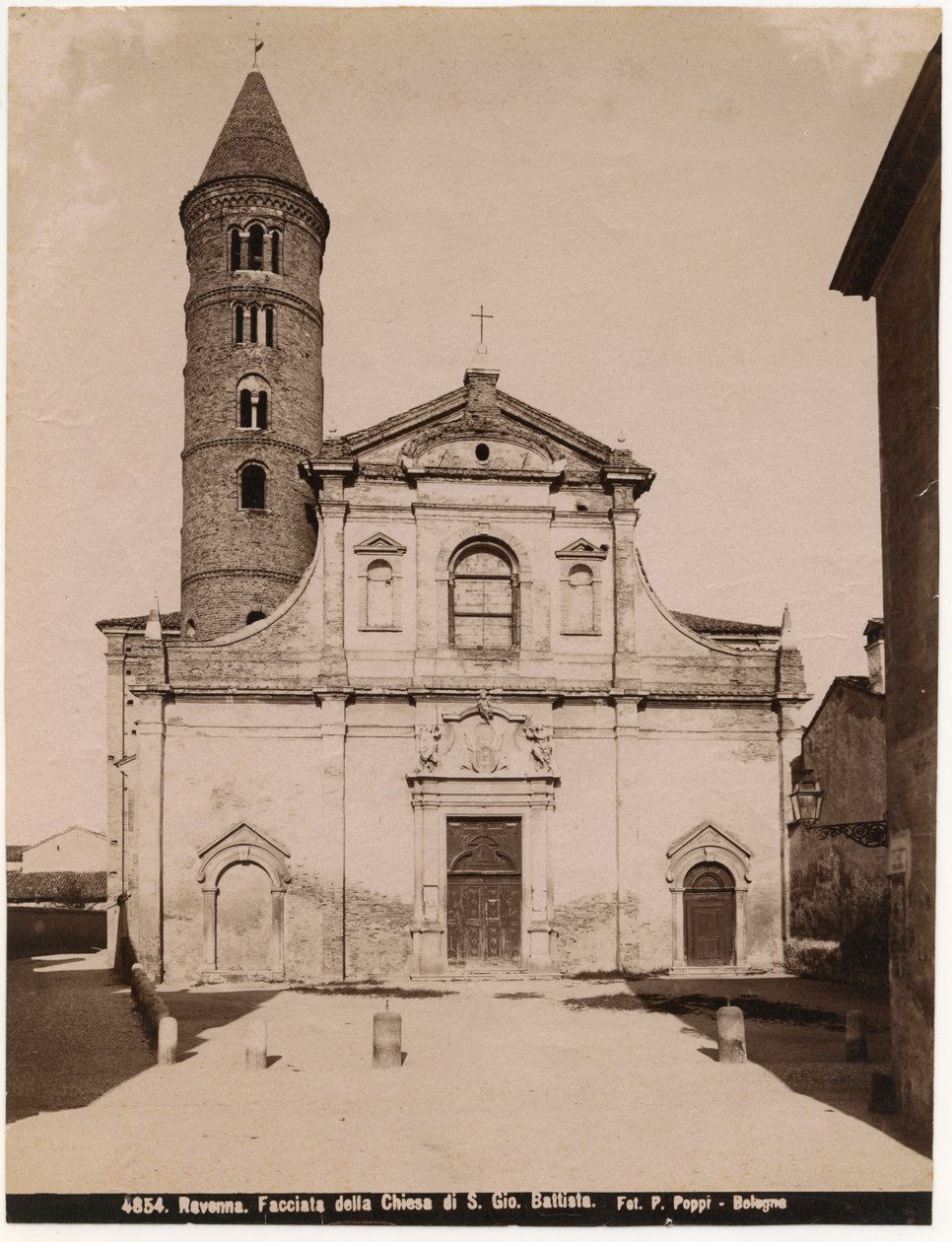Kostel svatého Jana Křtitele, Ravenna, Emilia-Romagna, Itálie, fotografie Pietro Poppi, Bologna, cca 1900 od Italian Photographer