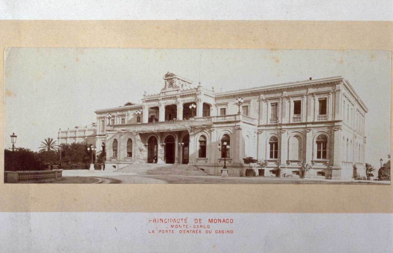 Hlavní fasáda kasina Montecarlo v polovině výstavby od Italian Photographer