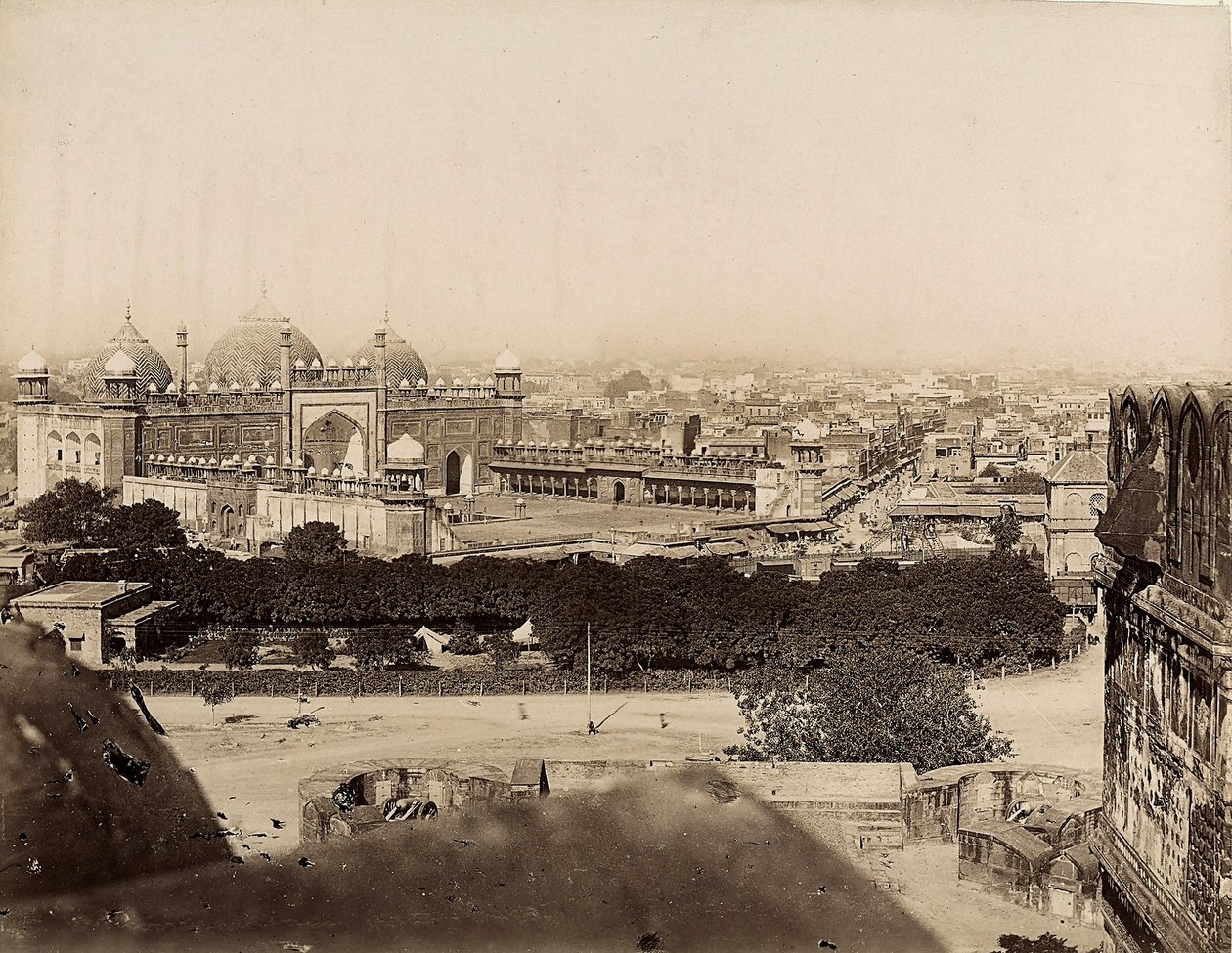 Pohled na město Agra a mešitu Moti (pevnost Agra), kolem roku 1890 (stříbrný želatinový tisk) od Italian Photographer