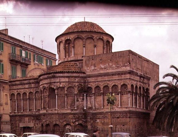Kostel Zvěstování Panny Marie (foto) od Italian School