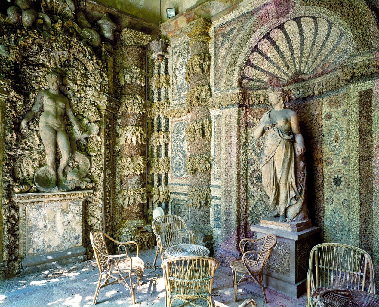 Interiér jeskyně, Villa la Pietra od Italian School