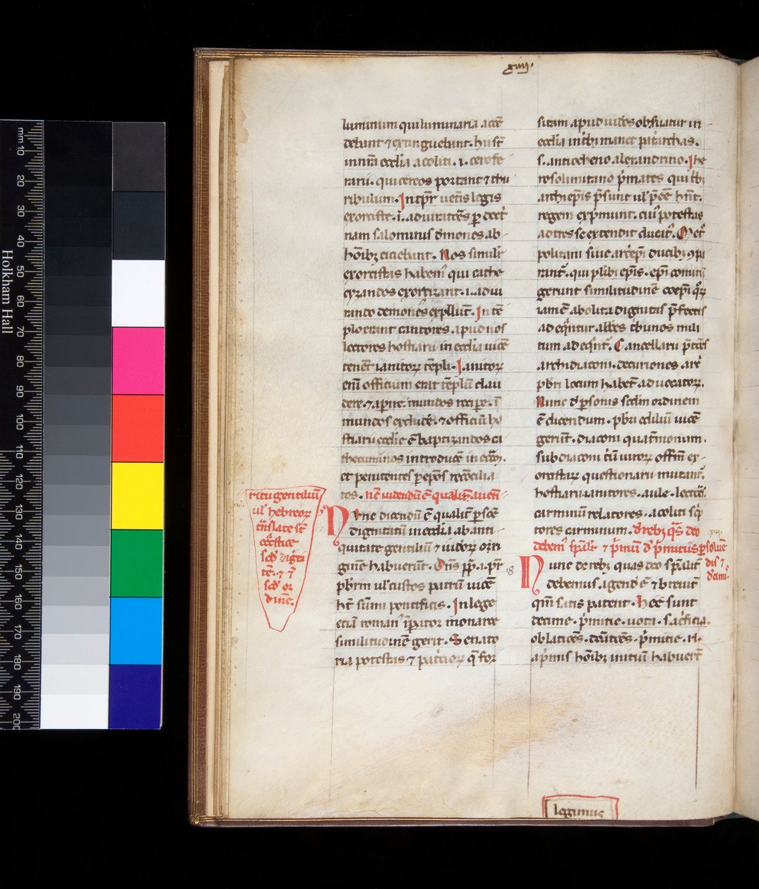 Ms 165. John Belethus, Summa de ecclesiasticis úřady, f.13v. Příklad gotické knihy s rubrikami a okrajovými úpravami v červené barvě od Italian School