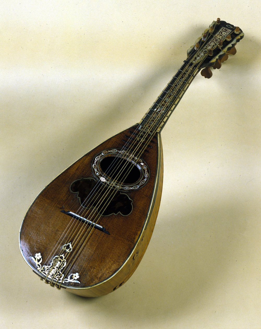 Zátiší neapolské mandolíny vynalezené Giuseppe Filano. Neapol 1784 od Italian School