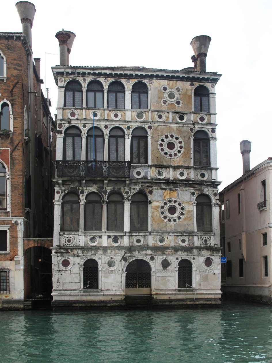 Pohled na Palazzo (Palace) Dario (ca Dario) v Benátkách na Canal Grande. Palác z 15. století (foto) od Italian School