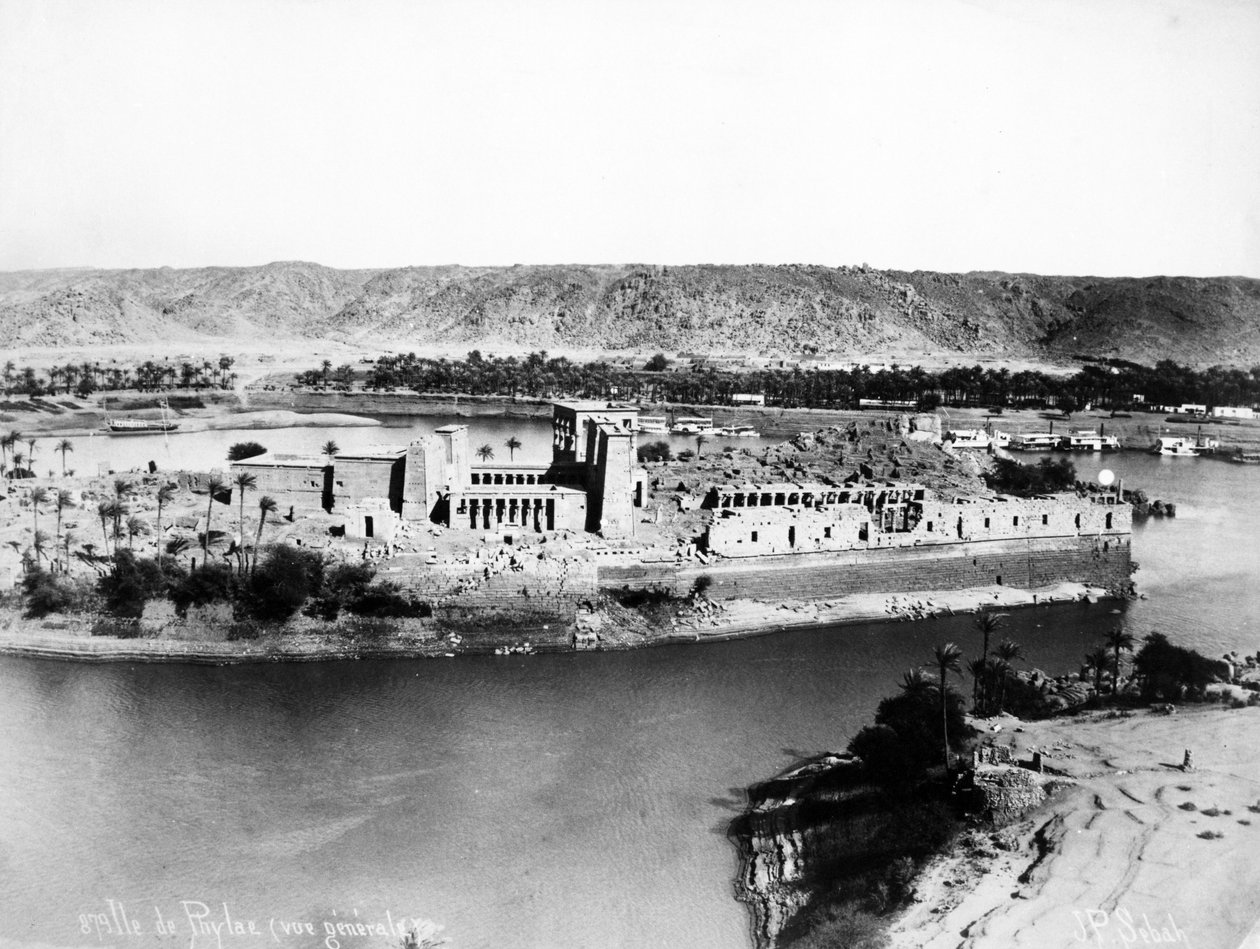 Celkový pohled na Philae, cca 1880 od J. Pascal Sebah