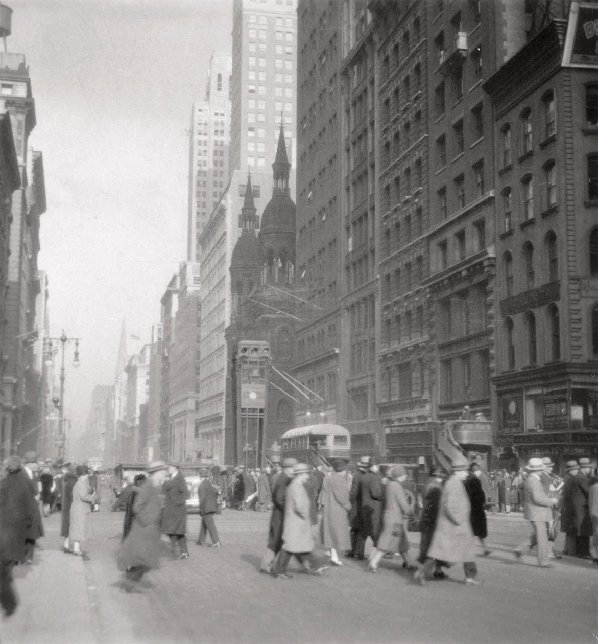 5th Avenue, New York City, USA, 20. století od J. Dearden Holmes
