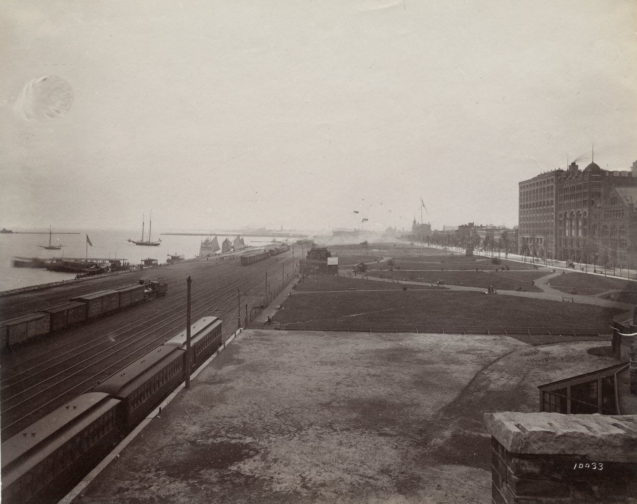 Pohled na jih od Michigan Avenue ze západní strany Illinois Central Railroad tracks, Chicago, kolem roku 1890 od J. W. Taylor