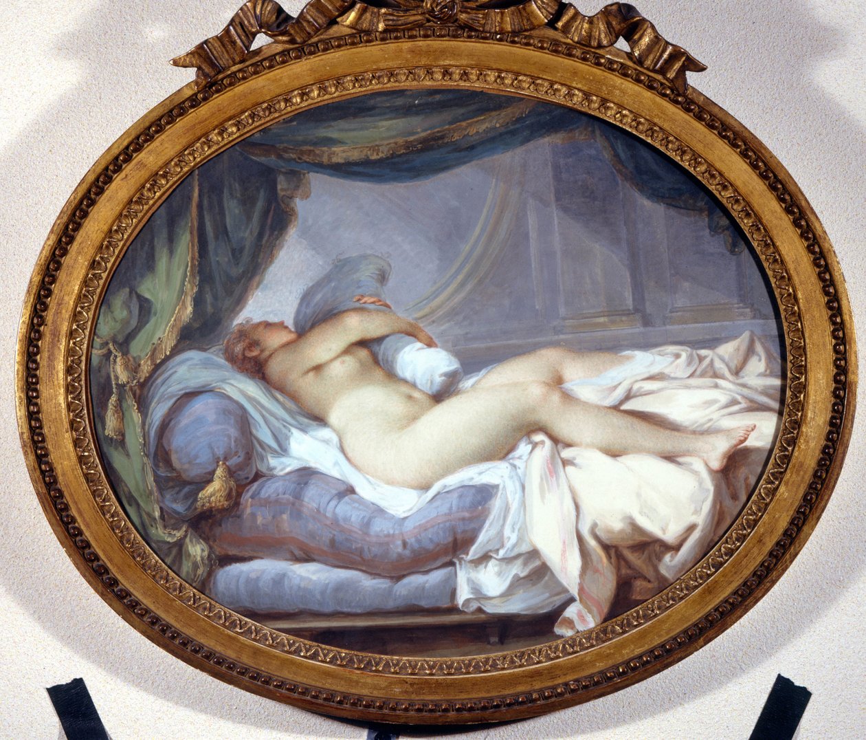 Žena mačkání polštáře. Jacques Charlier od Jacques Charlier