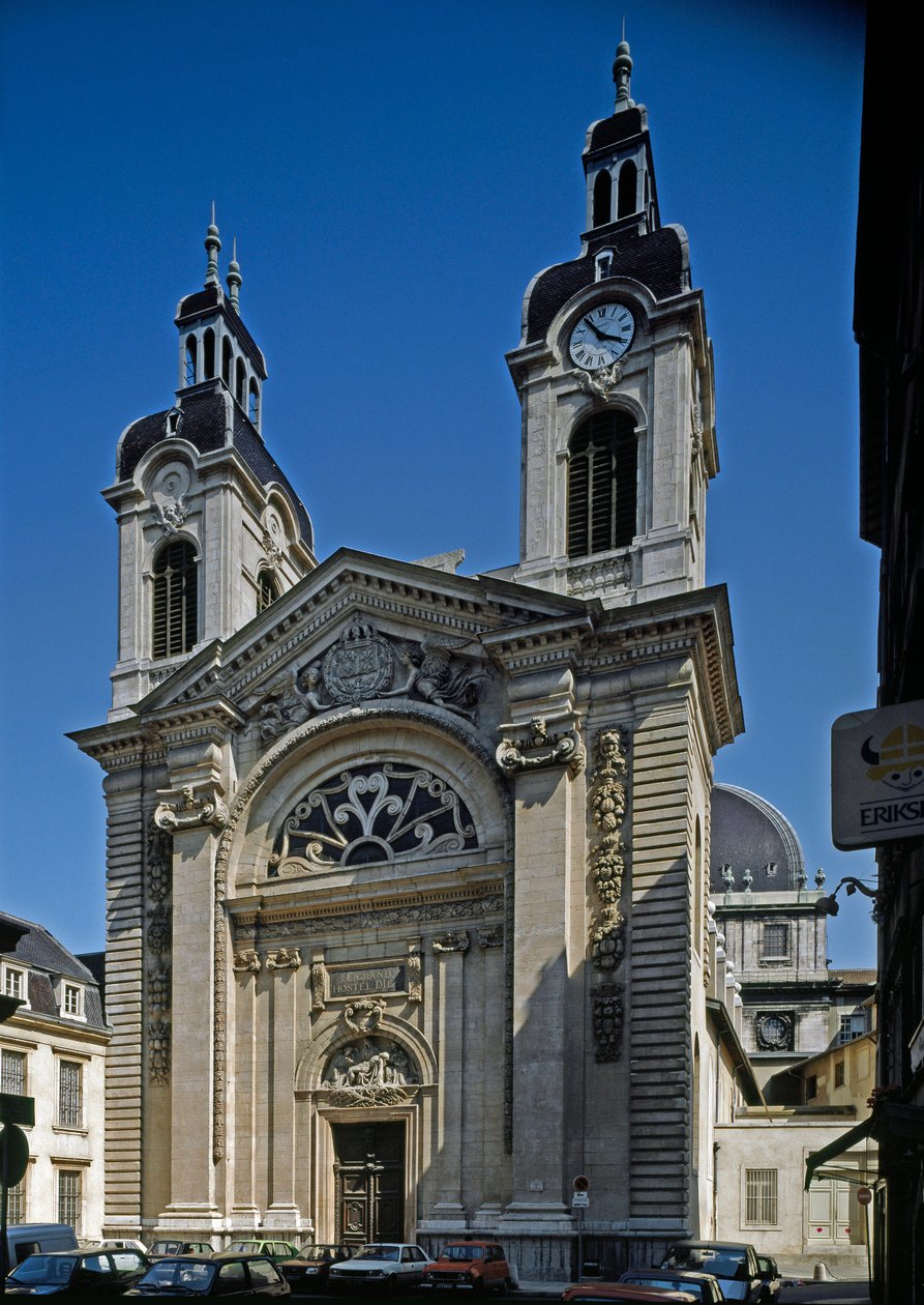 Pohled na kapli hotelu Dieu (Hotel-Dieu) (12.-13. století) přebudovanou architektem Jacquesem Germainem Soufflotem (1713-1780). Lyon, Rhone od Jacques Germain Soufflot