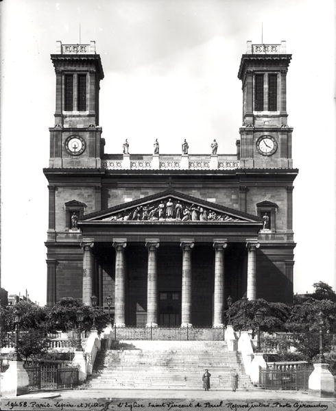 Fasáda kostela sv. Vincenta de Paul, postavený v letech 1824-44 od Jacques Ignace Hittorff