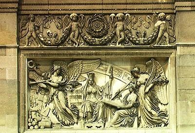 Reliéf zobrazující alegorii podpisu presburské smlouvy 26. prosince 1805 (mramor) od Jacques Philippe Lesueur