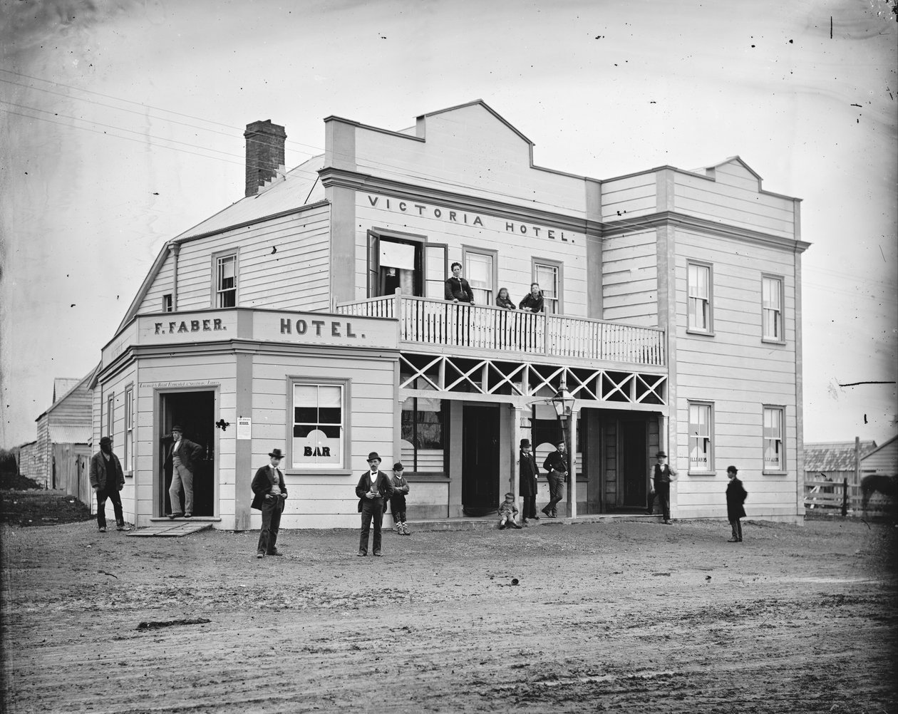 Hotel Victoria od James Bragge